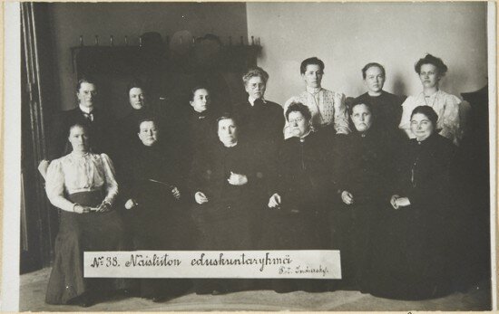 Las finlandesas votan