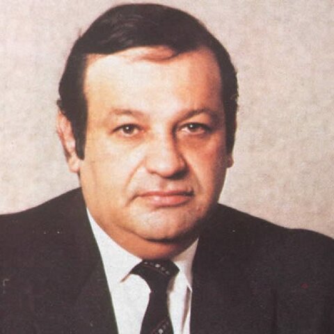 Carlos Slim asume el control de telmex