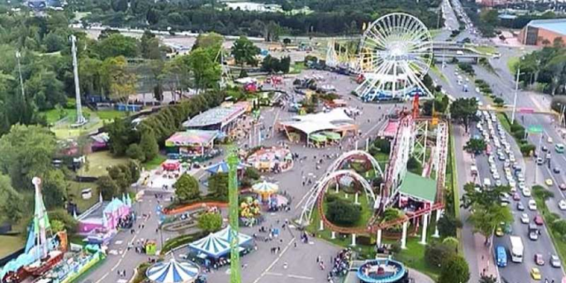 Quand j'ai eu 9 ans, je suis allé avec ma famille dans un parc d'attractions appelé le salpêtre magique