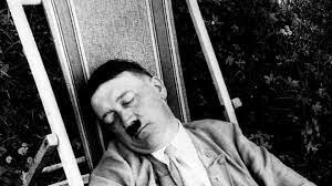 Hitler se suicida