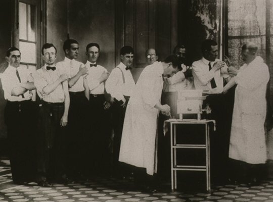 Vacunación contra la Tifoidea