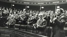 Timeline: EJE CRONOLÓGICO UNIDAD 12.2: Los gobiernos democráticos (1979-2000).