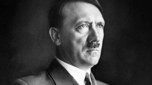 MUERE ADOLF HITLER