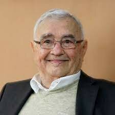 Nace Gilberto Giménez