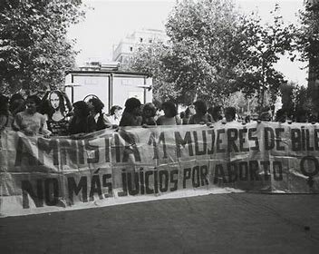 Aprobación de la Ley de Despenalización del Aborto.