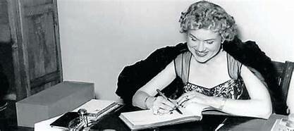 JOSEFINA SE MUDA A MADRID PARA CONTINUAR SUS ESTUDIOS