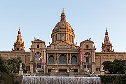 España es el país anfitrión de las Olimpiadas y de la Exposición Universal