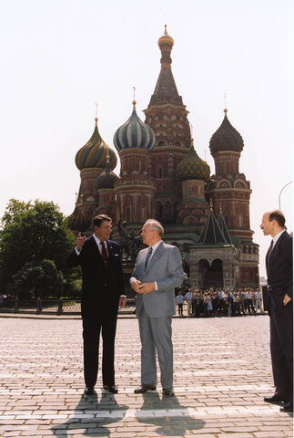 Reagan visits Soviet Union