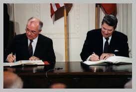 Reagan, Gorbachev hold summit in Switzerland