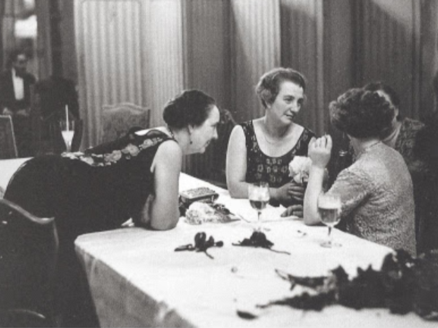 Conversación entre mujeres de politicos alemanes, Berlin