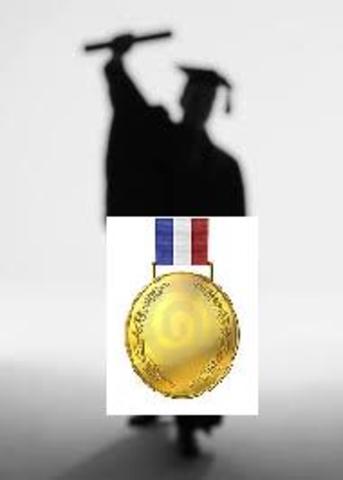 Se graduó con una medalla de oro en Gymnasium
