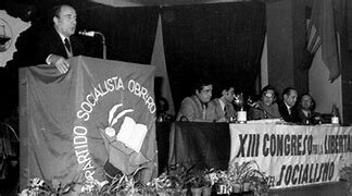 El PSOE abandona el marxismo en el XXVIII congreso del partido.