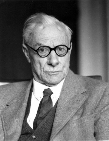 Realismo clásico: Edward Carr (Británico, 1892-1982)