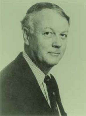 Sociedad internacional: Hedley Bull (Australiano, 1932-1985)