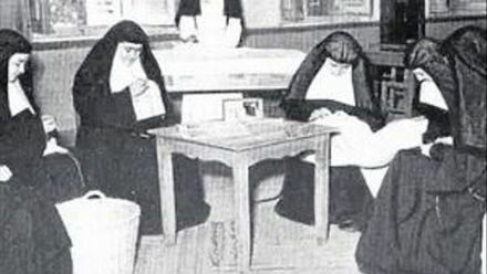 Funda las Carmelitas de la Caridad