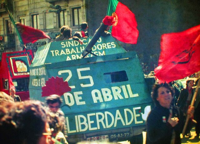 HECHO HISTÓRICO: REVOLUCIÓN DE LOS CLAVELES ROJOS (E.T.A.)
