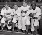 Jackie Robinson Breaks the Color Barrier