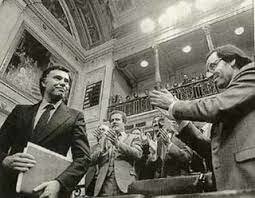 El PSOE abandona el marxismo en el XXVIII congreso del partido