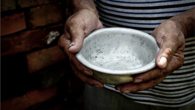 1.3 Los organismos que empleó el franquismo para adoctrinar a la población y para lograr el autoabastecimiento del país.