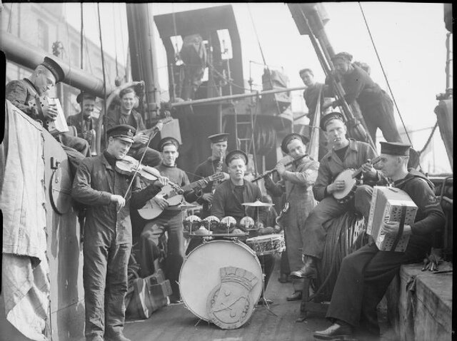 LA ÉPOCA POSTERIOR A LA SEGUNDA GUERRA MUNDIAL