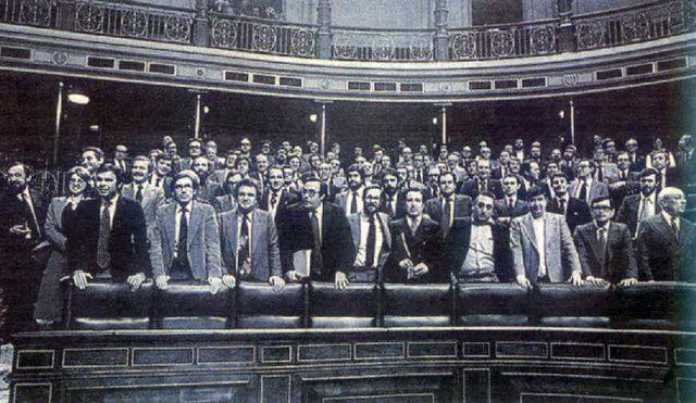 6. La creación de instituciones relevantes para la España actual, como el Congreso de los Diputados o el Senado, así como los estatutos de Autonomía.