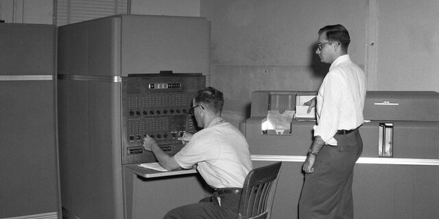 Primera computadora en  la Facultad de Ciencias  UNAM