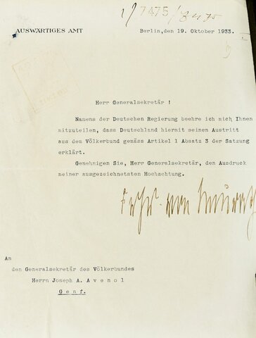 Germany leaves League of Nations