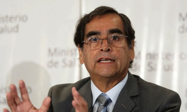 Óscar Ugarte juramenta como Ministro de Salud.