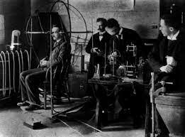 1879 SE FUNDA EL PRIMER LABORATORIO DE PSICOLOGÍA