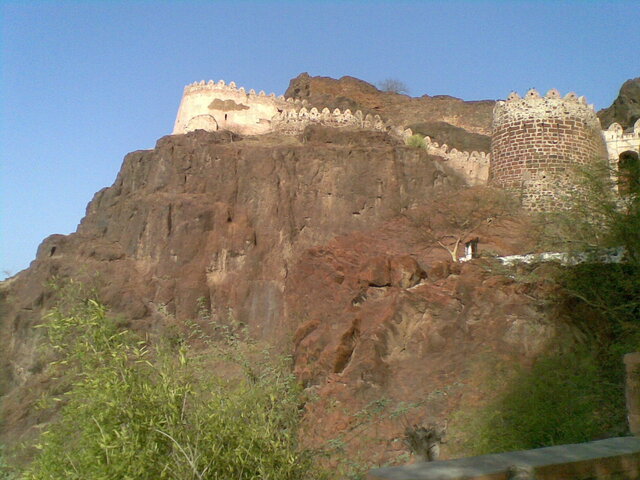 Alauddin Khalji captured the Siwana fort located in present-day Rajasthan, India.
