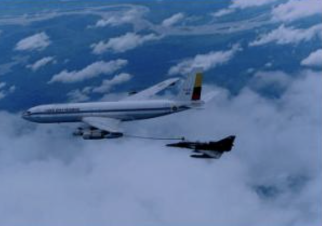 Primera Misión de relleno de combustible en vuelo