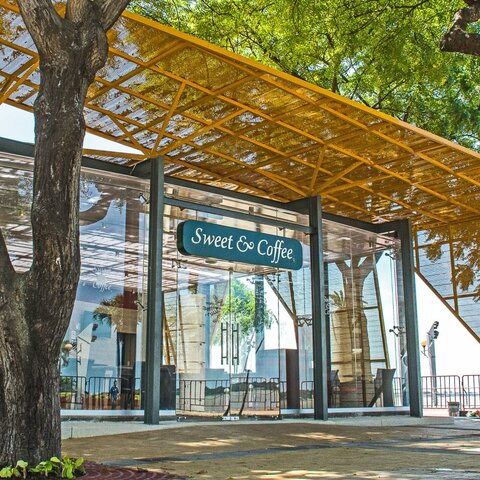 SEGUNDO LOCAL EN EL MALECON 2000