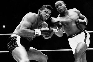 Liston beats Patterson