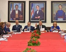 Se creó el Consejo Nacional Técnico de la Educación (CONALTE) y el Centro de Investigación y Estudios Avanzados del IPN (CINVESTAV).