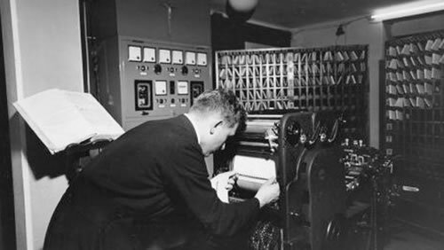 El Cuarto Humanismo Digital Inicio 1949