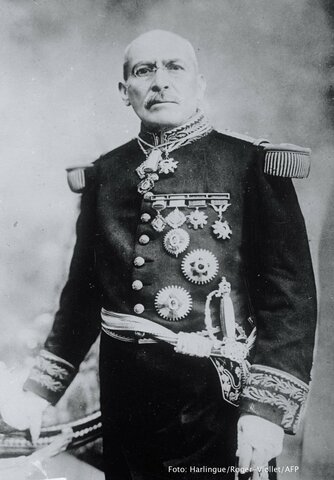 Victoriano Huerta Renuncia A La Presidencia Y Huye Del País