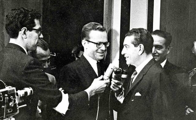 Se Implementa La Política De “Desarrollo Estabilizador”