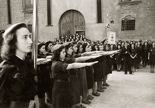 1939 Partido político existente: FET y de las JONS y concentración de poderes en Franco