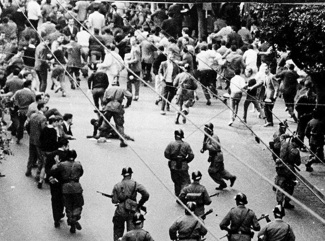 Scoppio delle violenze del FLN in Algeria