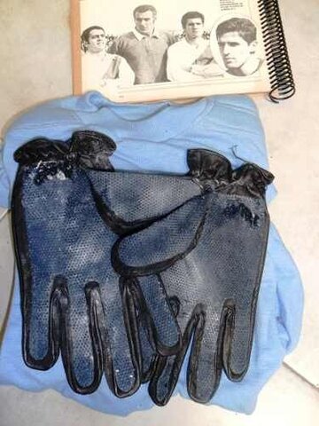 PRIMER PORTERO CON GUANTES