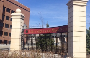 Fue nombrado catedrático en la universidad de indiana.