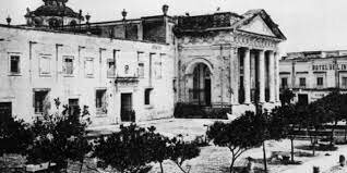 Se gradúa de Abogado