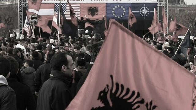 Kosovo pierde autonomia.