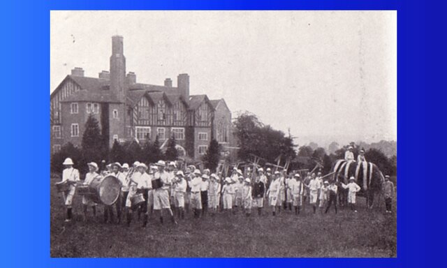 la escuela de Abbotsholome, creada por C. Reddie