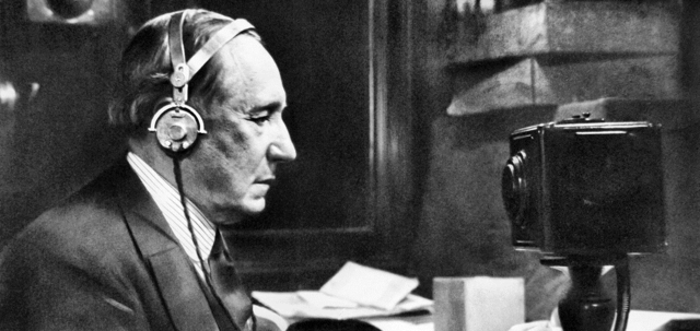 Primera transmissió per ràdio