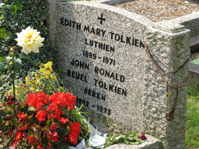 Edith Mary Tolkien dies.