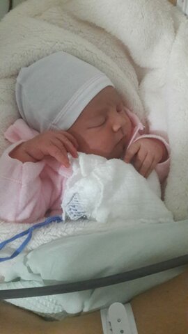 NACIMIENTO DE MI HERMANITA