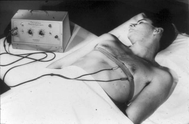 Paul Zoll develops the first cardiac pacemaker