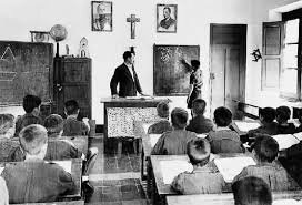 1.Los organismos que empleó el franquismo para adoctrinar a la población y para lograr el autoabastecimiento del país.