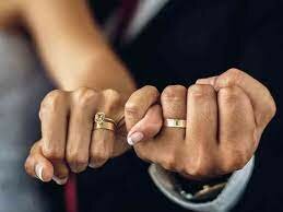 Jonathan's girlfriend worries about his future with him